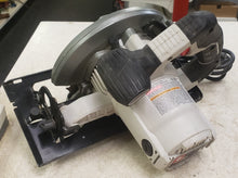 Load image into Gallery viewer, Porter-Cable PCE300 15A 7-1/4&quot; Corded Circular Saw