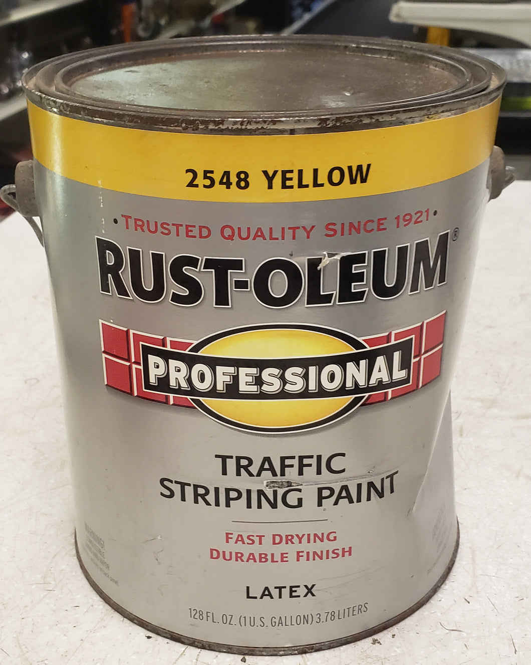 Rust-Oleum 2548402 Professional Traffic Striping Latex Yellow 150 VOC Gallon