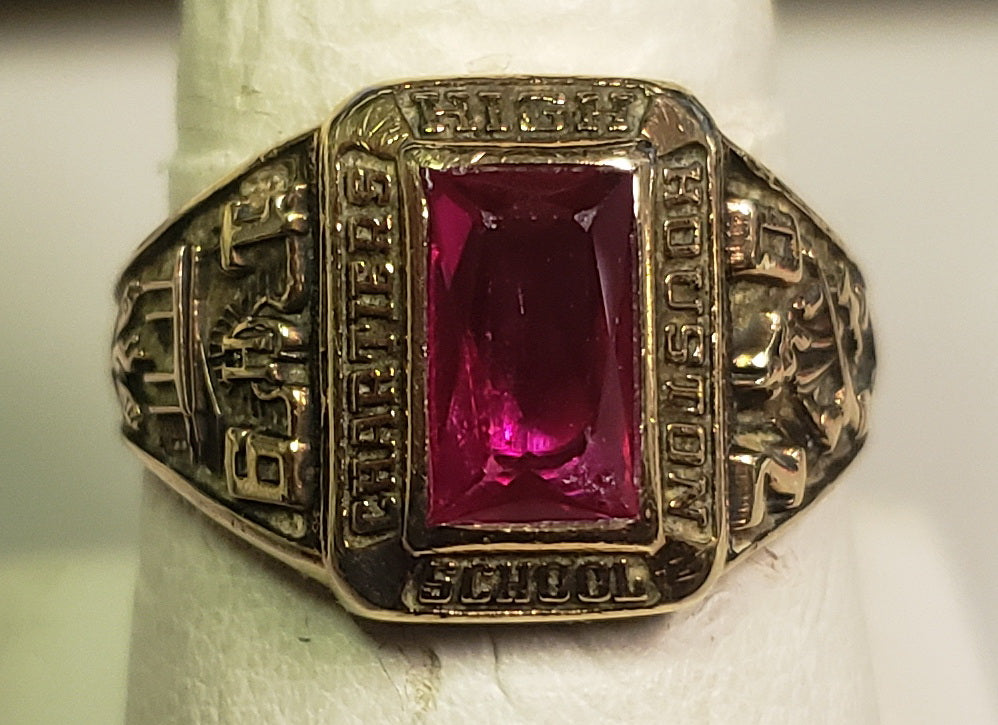 4.49 dwt 10K gold 1970 Chartiers Houston class ring - 8.75