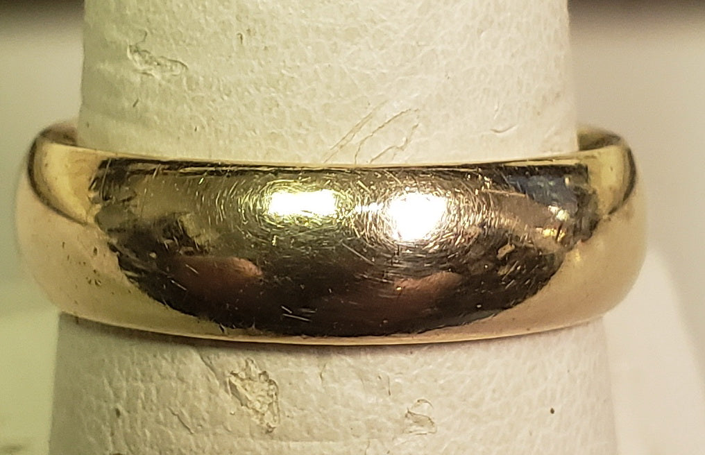 4.53 dwt 14K gold wedding band - size 8.75