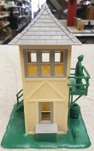 Load image into Gallery viewer, Vintage Lionel O-Gauge Train Set Watchman Switch Tower