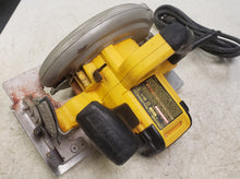 Load image into Gallery viewer, DeWALT DWE575SB 15A 7-1/4&quot; Magnesium Corded Circular Saw with Brake