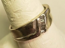 Load image into Gallery viewer, 4.33 dwt 14K gold ring with baguette diamonds - size 8.25