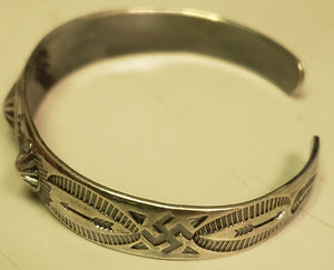 Vintage 9.16 dwt .925 sterling silver Navajo Native American bracelet with Whirling Log (swastika)