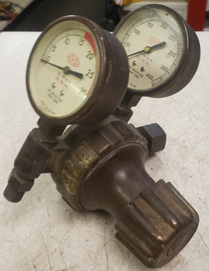 Vintage AIRCO Oxygen Regulator Gauge