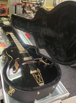 Oscar Schmidt OE40B Semi-Hollow Guitar with Hardshell Case - Black