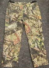Load image into Gallery viewer, Gander Mountain Guide Series Mossy Oak Camo Pants - L (36-38)