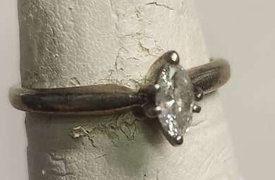 .93 dwt 10K white gold ring with marquise diamond - size 4.75