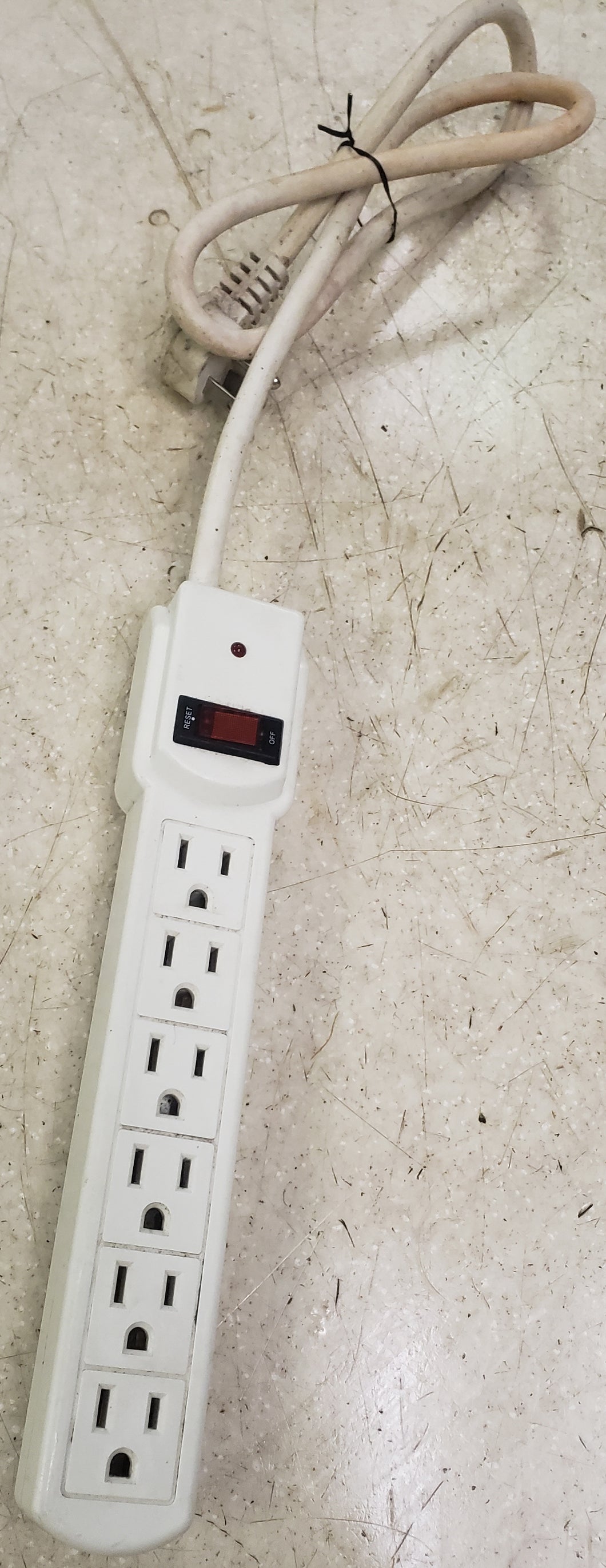 YLPT-2M 4' 6-Outlet Power Strip with 45° Angle Plug