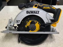Load image into Gallery viewer, DeWALT DCS565 20V MAX Cordless Brushless 6-1/2&quot; Sidewinder Style Circular Saw (Tool Only)
