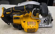 Load image into Gallery viewer, DeWALT DCS565 20V MAX Cordless Brushless 6-1/2&quot; Sidewinder Style Circular Saw (Tool Only)