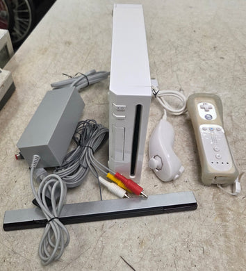 Nintendo Wii Console with Controller and Nunchuk - White