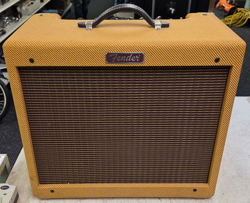 Fender Blues Junior LTD Lacquered Tweed Guitar Amplifier