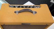 Load image into Gallery viewer, Fender Blues Junior LTD Lacquered Tweed Guitar Amplifier