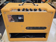 Load image into Gallery viewer, Fender Blues Junior LTD Lacquered Tweed Guitar Amplifier