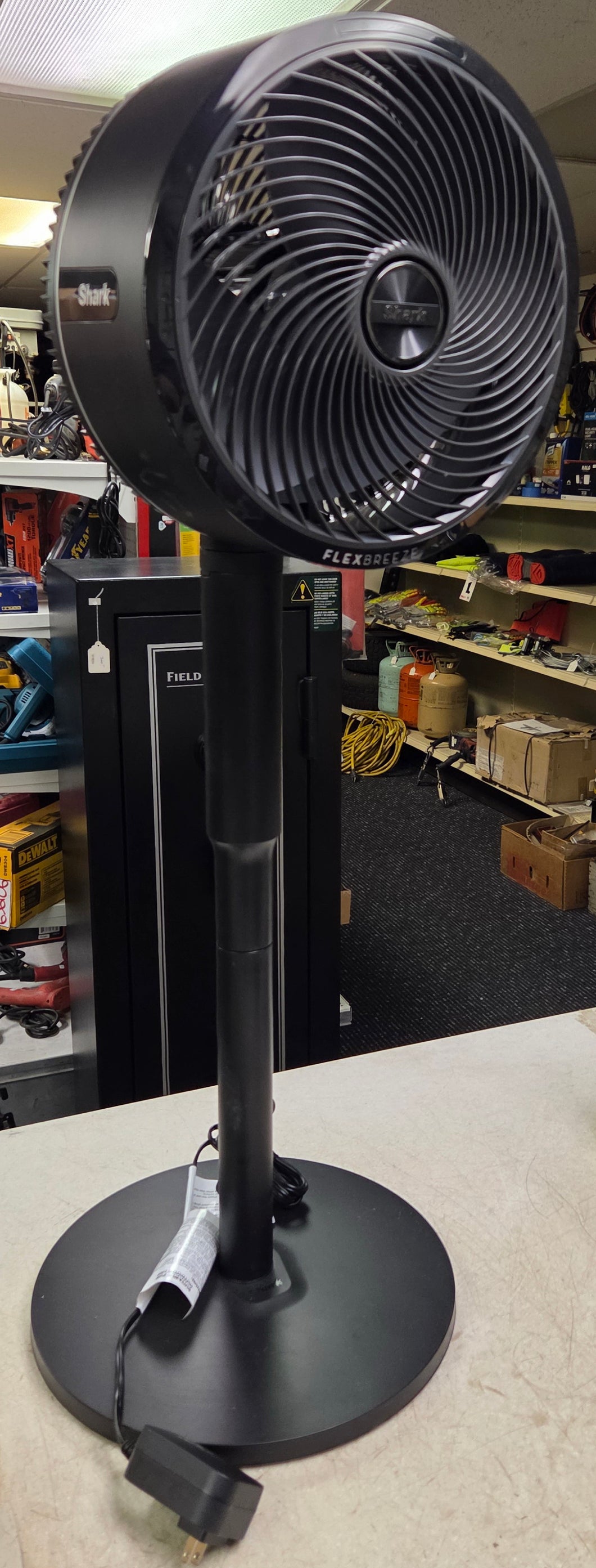 Euro-Pro Shark FA200 FlexBreeze Indoor/Outdoor Cordless Oscillating Fan