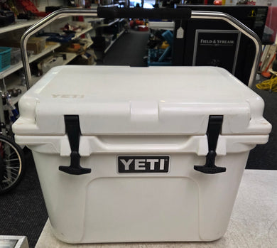 YETI Roadie 20 Hard Cooler with Handle - White