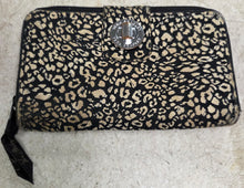 Load image into Gallery viewer, Vera Bradley Wallet - Black/Cream