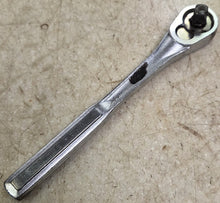 Load image into Gallery viewer, Craftsman 44809 VR Series 1/2" Drive Quick-Release Teardrop Ratchet