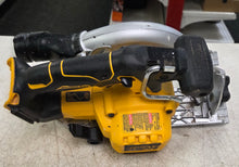 Load image into Gallery viewer, DeWALT DCS565 20V MAX Cordless Brushless 6-1/2" Sidewinder Style Circular Saw (Tool Only)