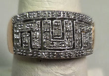 Load image into Gallery viewer, 3.35 dwt 14K rose gold ring with many tiny diamonds - size 7.25