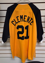 Load image into Gallery viewer, Majestic Cool Base Cooperstown Collection Pittsburgh Pirates #21 Roberto Clemente Button Up Jersey