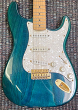 Load image into Gallery viewer, 1998 Fender Squier Pro Tone Stratocaster Electric Guitar with Soft Case (Korea) - Green
