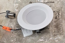 Load image into Gallery viewer, Utilitech DLS30-04M27D1E-WH-F2 4" 600 Lumens Soft White Round Dimmable Damp - White