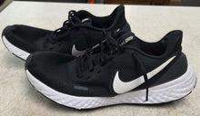 Load image into Gallery viewer, Nike Revolution 5 Black/White Sneakers - size 9.5 (BQ3204-002)