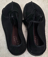 Load image into Gallery viewer, Clarks Originals Desert Trek Black Suede Men's Shoes - size 9