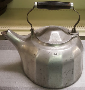 Griswold A 586A 6 Quart Cast Aluminum Kettle (slant logo)