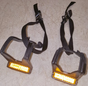 Wellgo MT-14 Toe-Clip (MT-14-R, MT-14-L) Double Instep Strap Design with Built-In Reflector