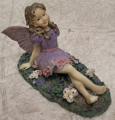 1996 Dezine Ltd The Fairy Collection #5569 Field Fairy (damaged)