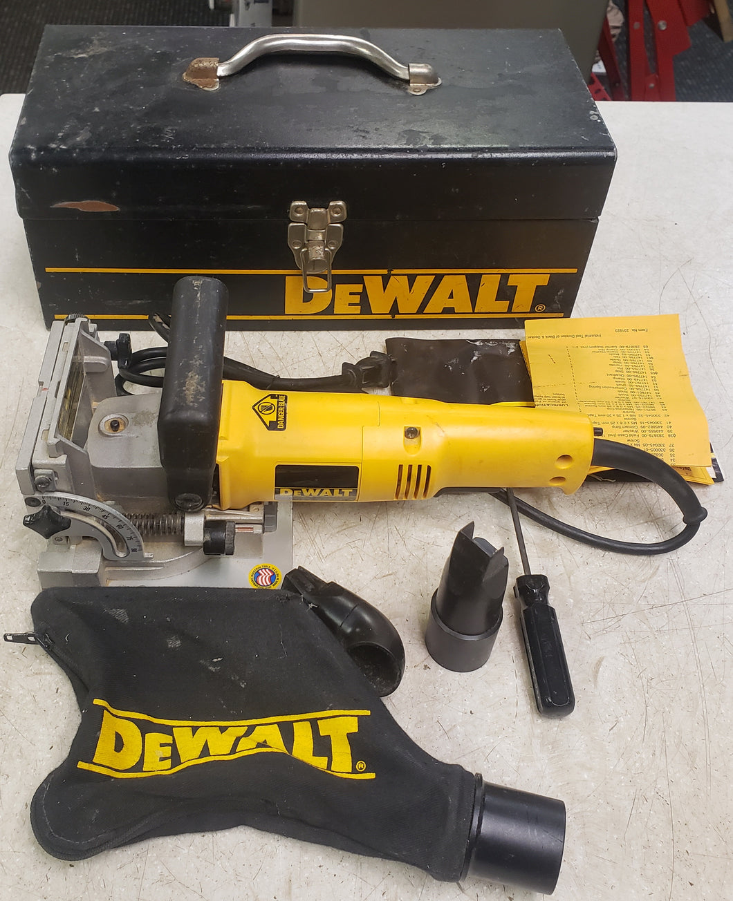 DeWALT DW682 6.5 Amp Heavy Duty Plate Joiner Kit