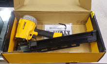 Load image into Gallery viewer, DeWALT DWF83PL Pneumatic 21-Degree Collated Framing Nailer
