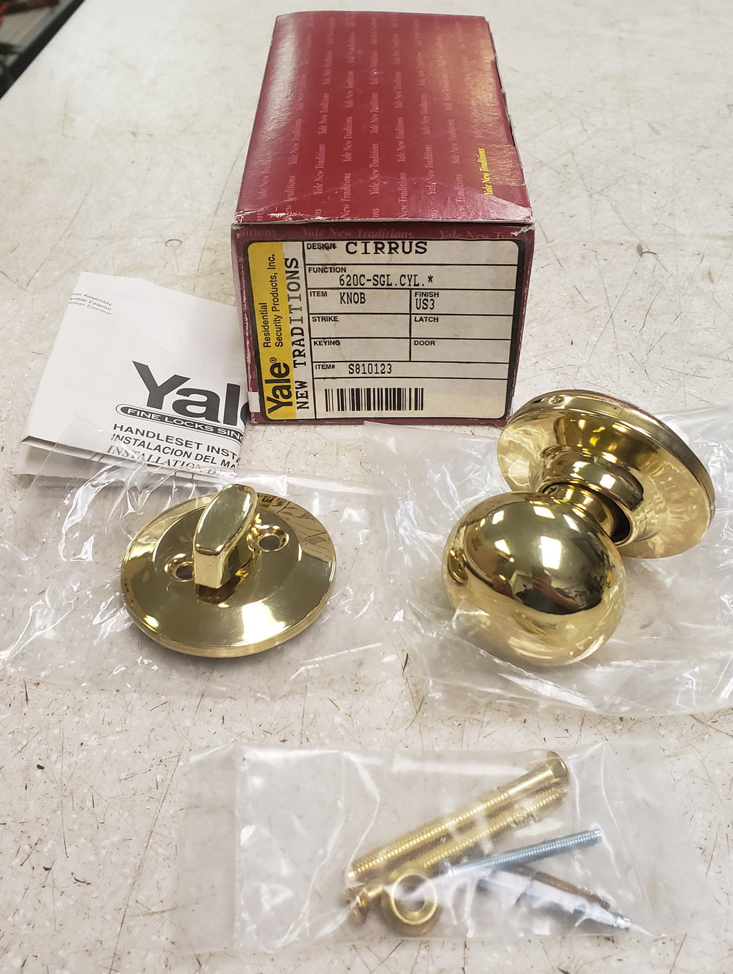 Yale New Traditions S810123 Cirrus 620C-SGL-CYL Brass Finish Knob/Lock Trim Kit
