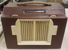 Load image into Gallery viewer, Vintage 1940s Setchell Carlson AM Vacuumn Tube Radio